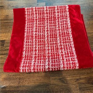 NWT Farrisilk Designer Red Tweed Sparkle Table Runner 18x72